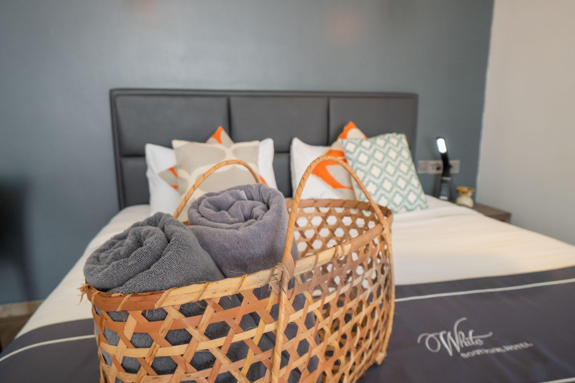 White Boutique Hotel And Residences Sihanoukville Exterior foto